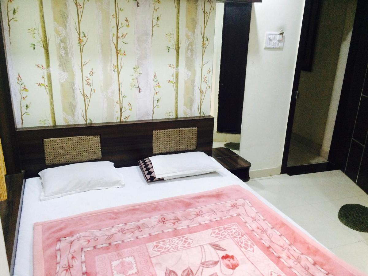 Hotel Vrandavan Palace Near Mahakal Temple Уджайн Екстериор снимка